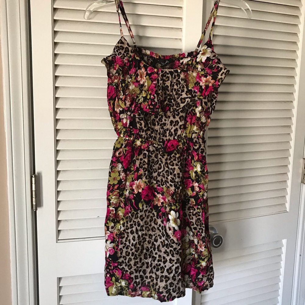 Lightweight floral & leopard print dress